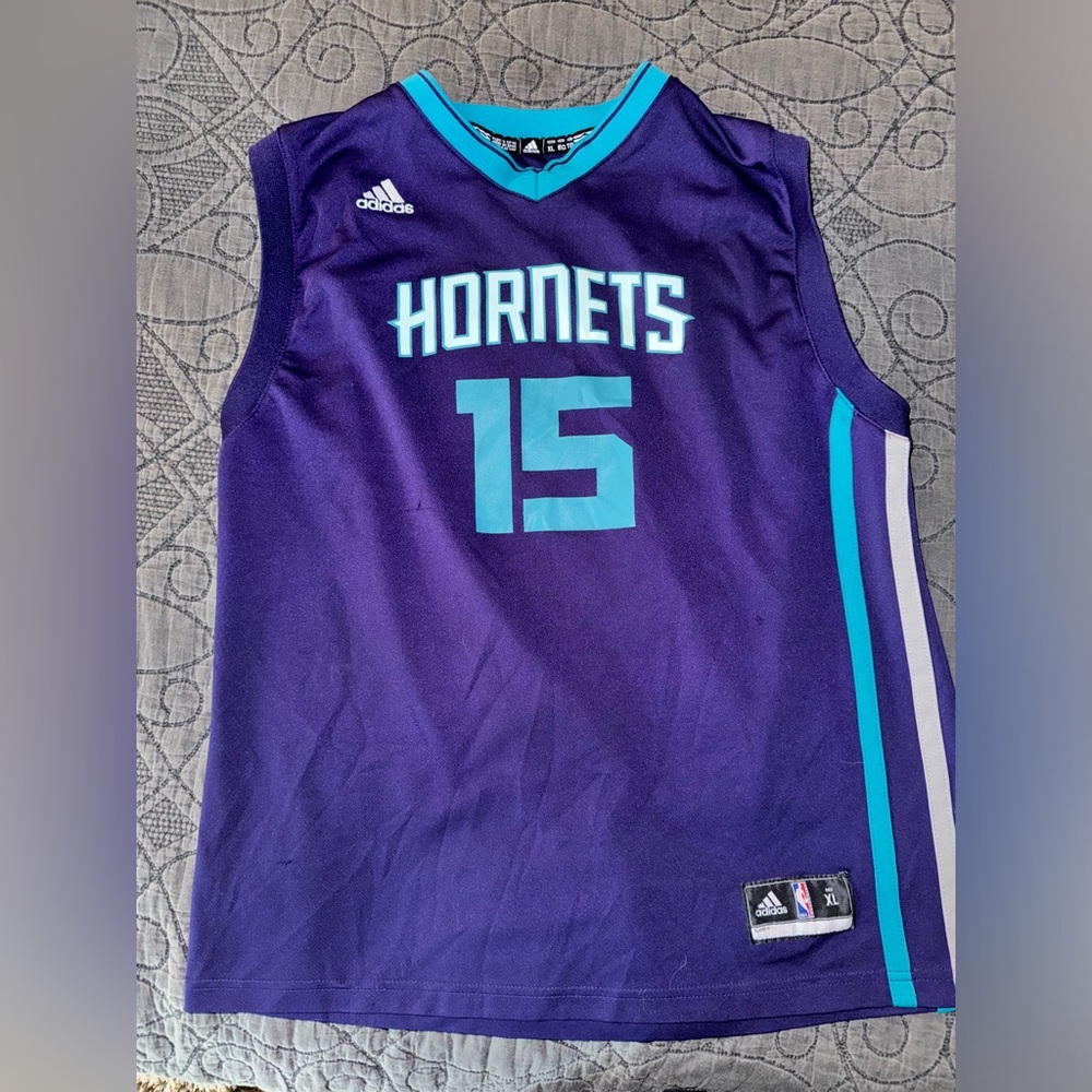 xl adidas hornets jersey #15 walker